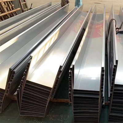 Máng xối nước bằng thép không gỉ 304 Máng xối mái kích thước 1,5 * 900mm Sliver sáng cán nguội Hình dạng khác nhau